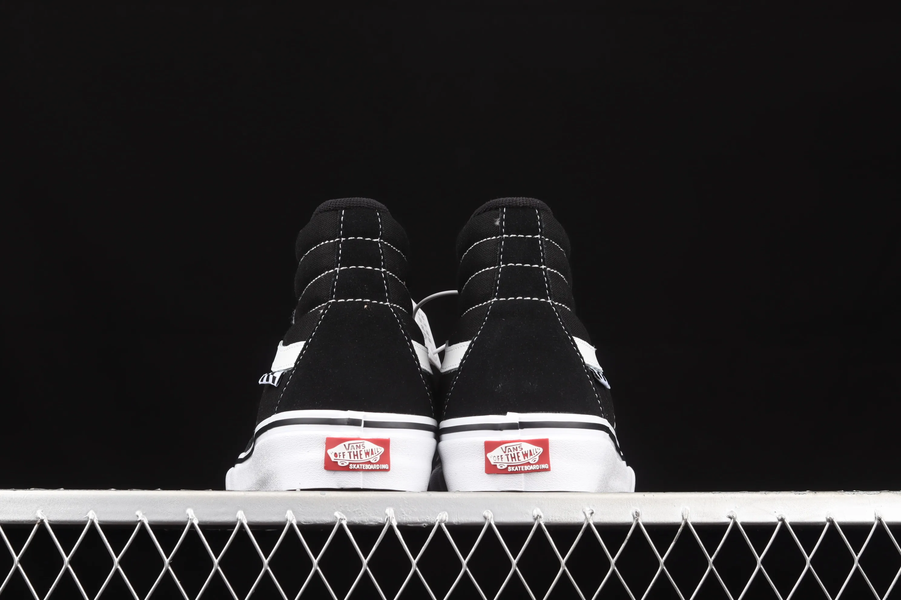 All categories Vans Vans series Vans Mid Vans China Vans Sk8-Hi Vans black side checkerboard professional skateboard shoes VN0A5FCCY28